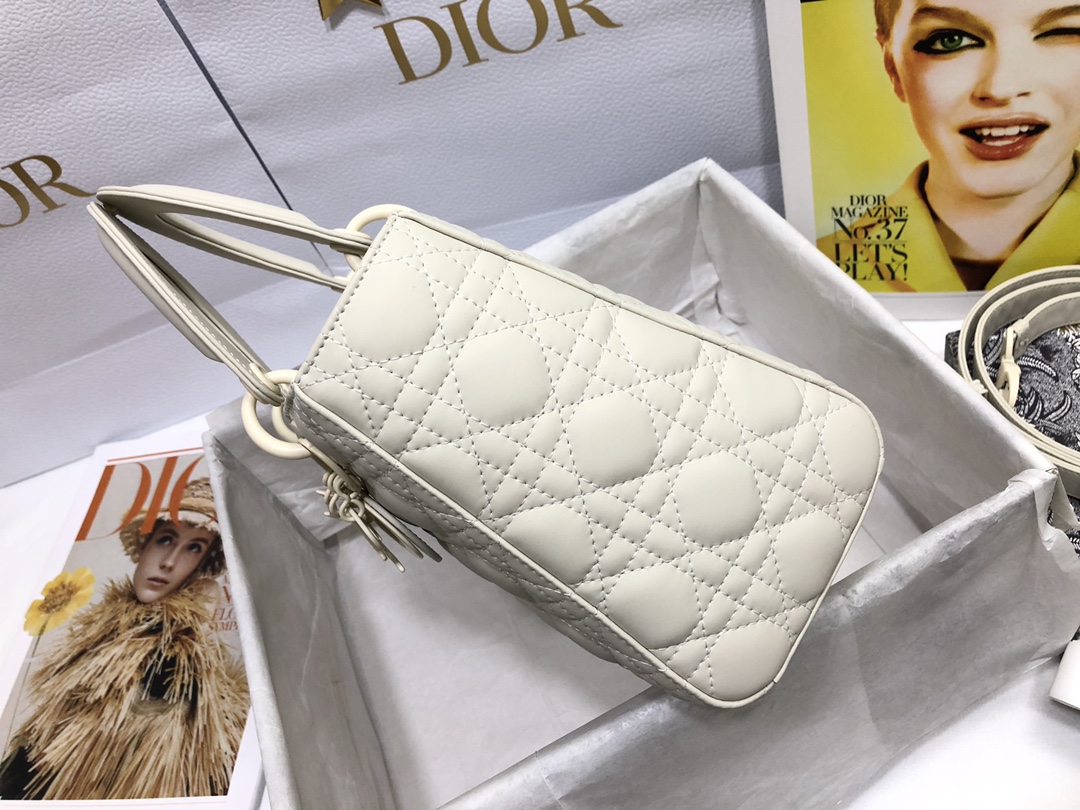 Medium Lady Dior Bag Latte Ultramatte Cannage Calfskin